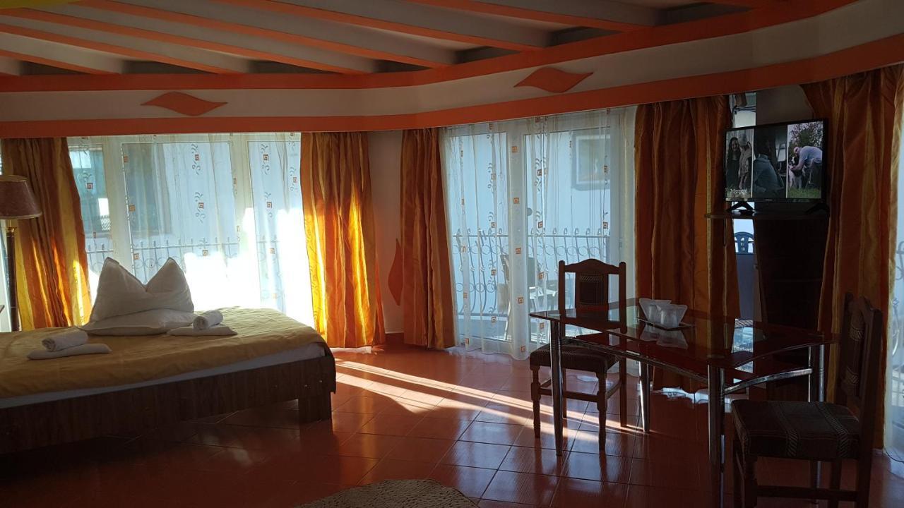 Hotel Pensiunea Casa Noastra Sinaia Esterno foto