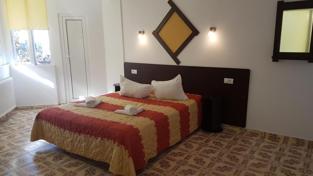 Hotel Pensiunea Casa Noastra Sinaia Esterno foto