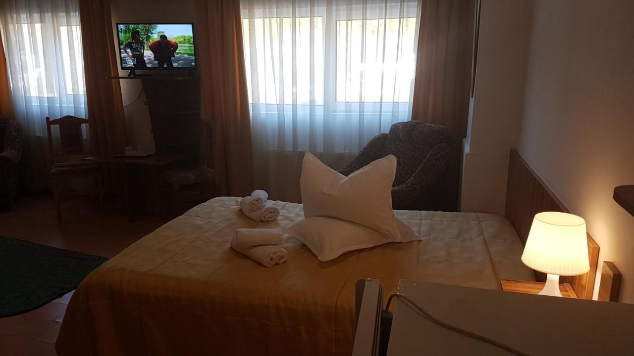 Hotel Pensiunea Casa Noastra Sinaia Esterno foto