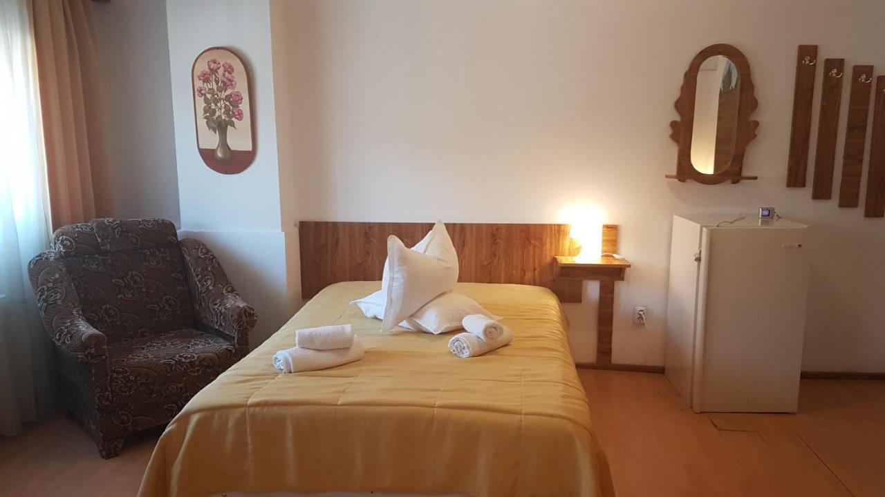 Hotel Pensiunea Casa Noastra Sinaia Esterno foto