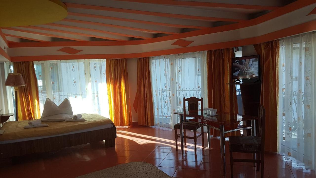 Hotel Pensiunea Casa Noastra Sinaia Esterno foto